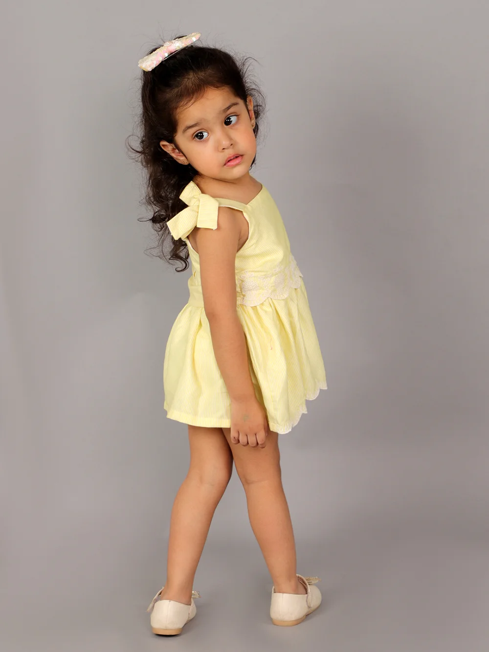 Effortless Charm: Comfy Yellow Tie-Up Dress view 2