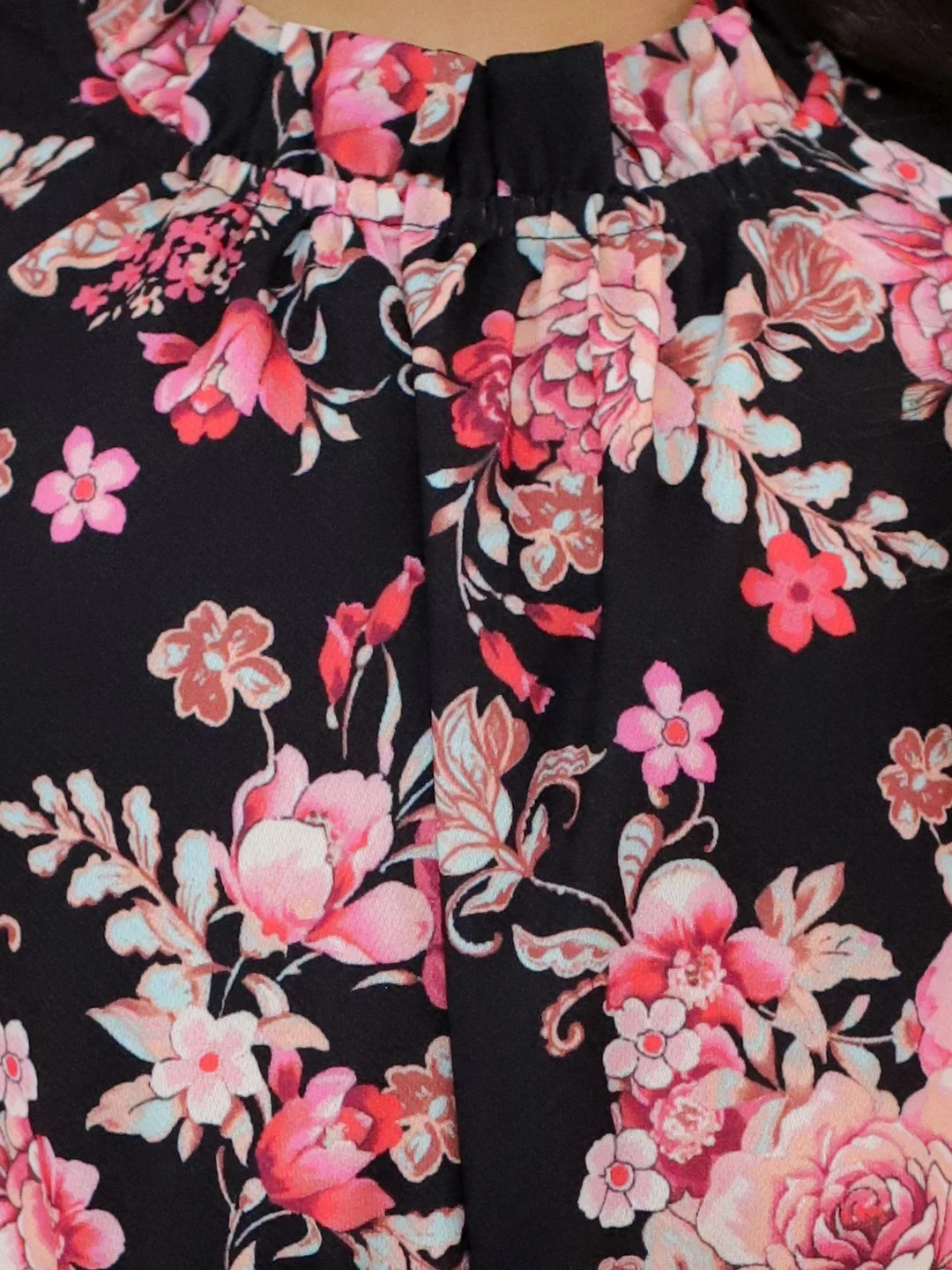 Sleevless all over printed A-Line knee length dress comes with flared hem Black view 4