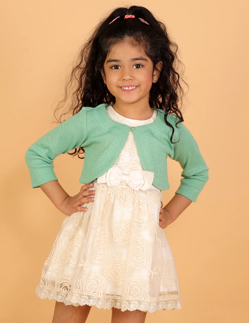 Stylish Green Regular Hosiery Quarter Sleeves Shrug